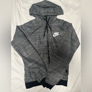 Nike black and white stripped windbreaker size small